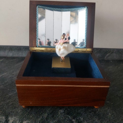 Hölzerne schmuck schatulle - hölzerne,